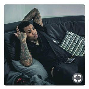 Meet your Posher, Aikaari